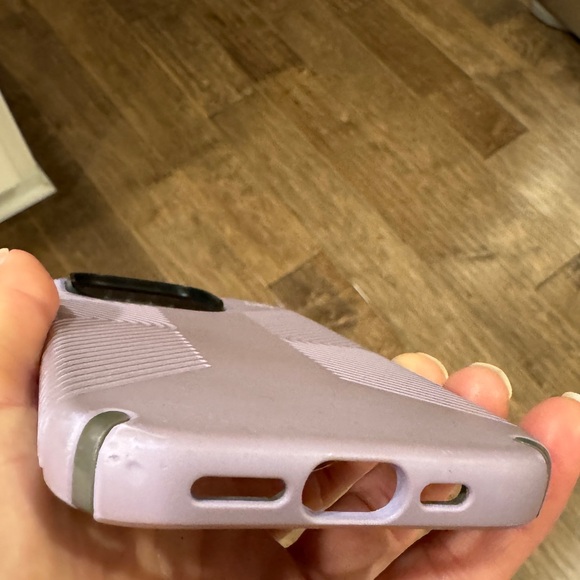 iPhone 14 Pro Speck Case Purple MagSafe - Picture 3 of 4